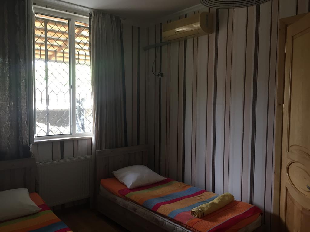 Guesthouse Gua Kutaisi Exterior photo